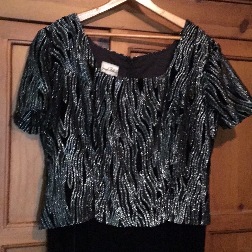 Joseph Ribkoff Size 14 Holiday Formal dress